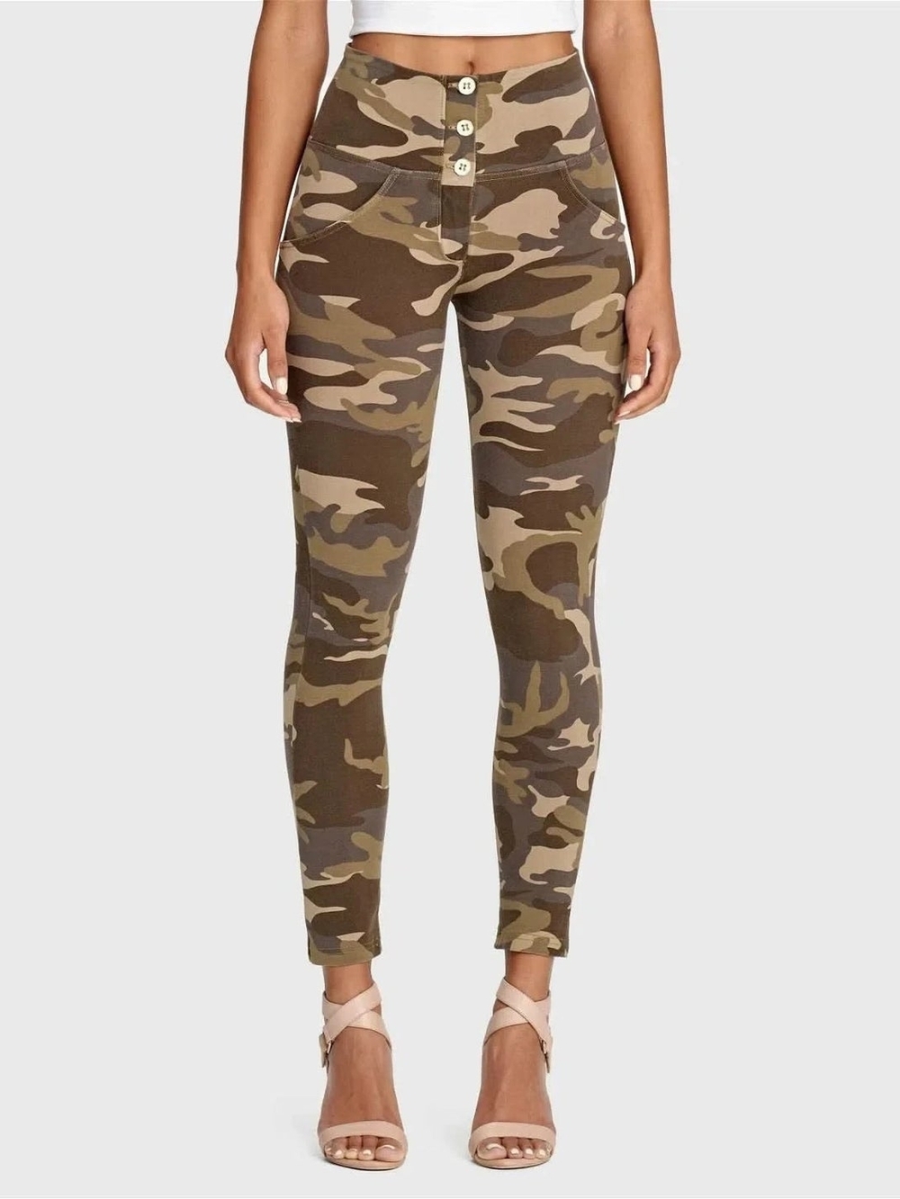 Freddy WRUP Fashion 3 Button High Waisted Ankle Length Brown Camo Sz 4 EUC